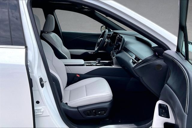 Used 2025 Eminent White Pearl Lexus 350 Premium Plus image 6