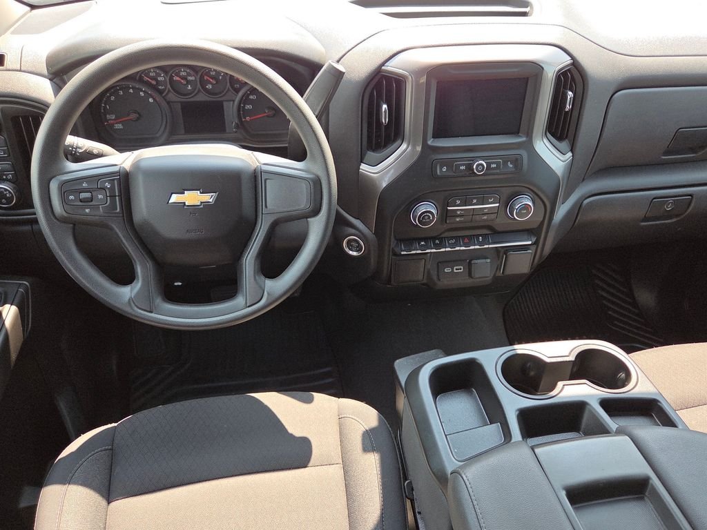 Used 2025 White Chevrolet Custom image 18