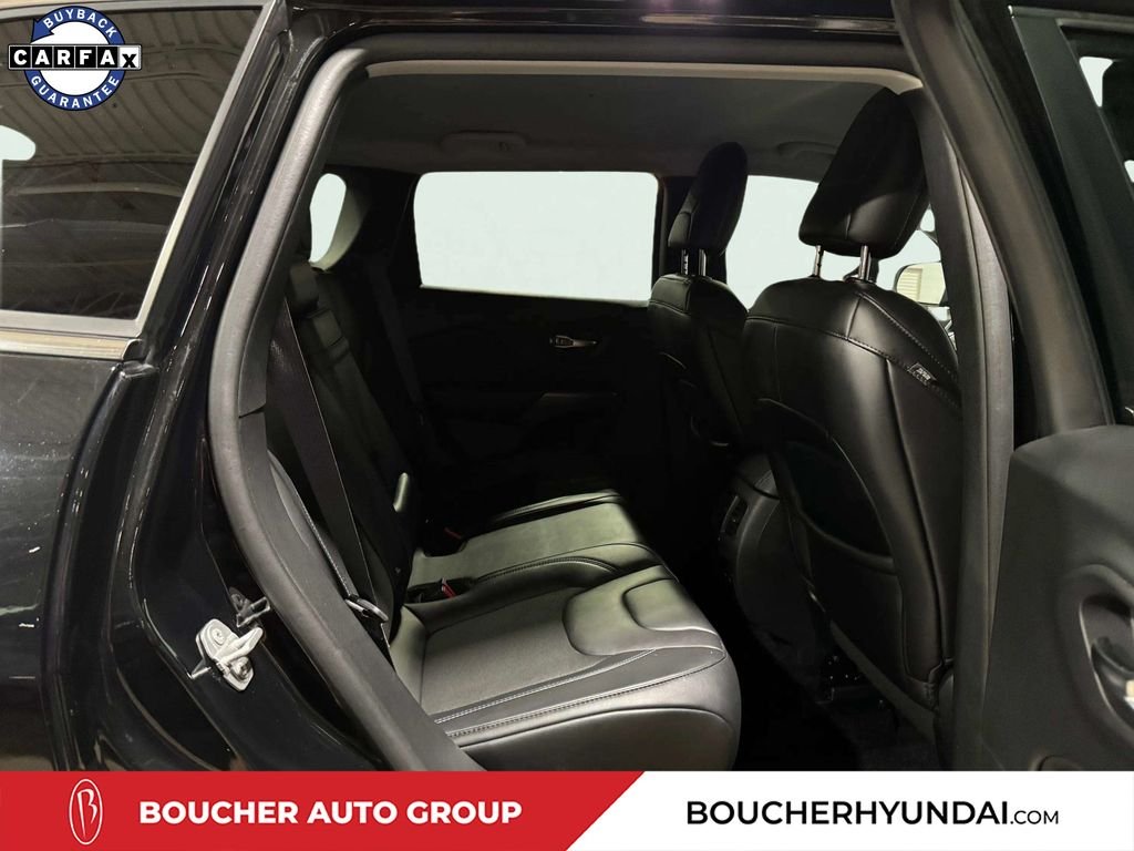 Used 2019 Diamond Black Crystal Pearlcoat Jeep Latitude Plus image 23