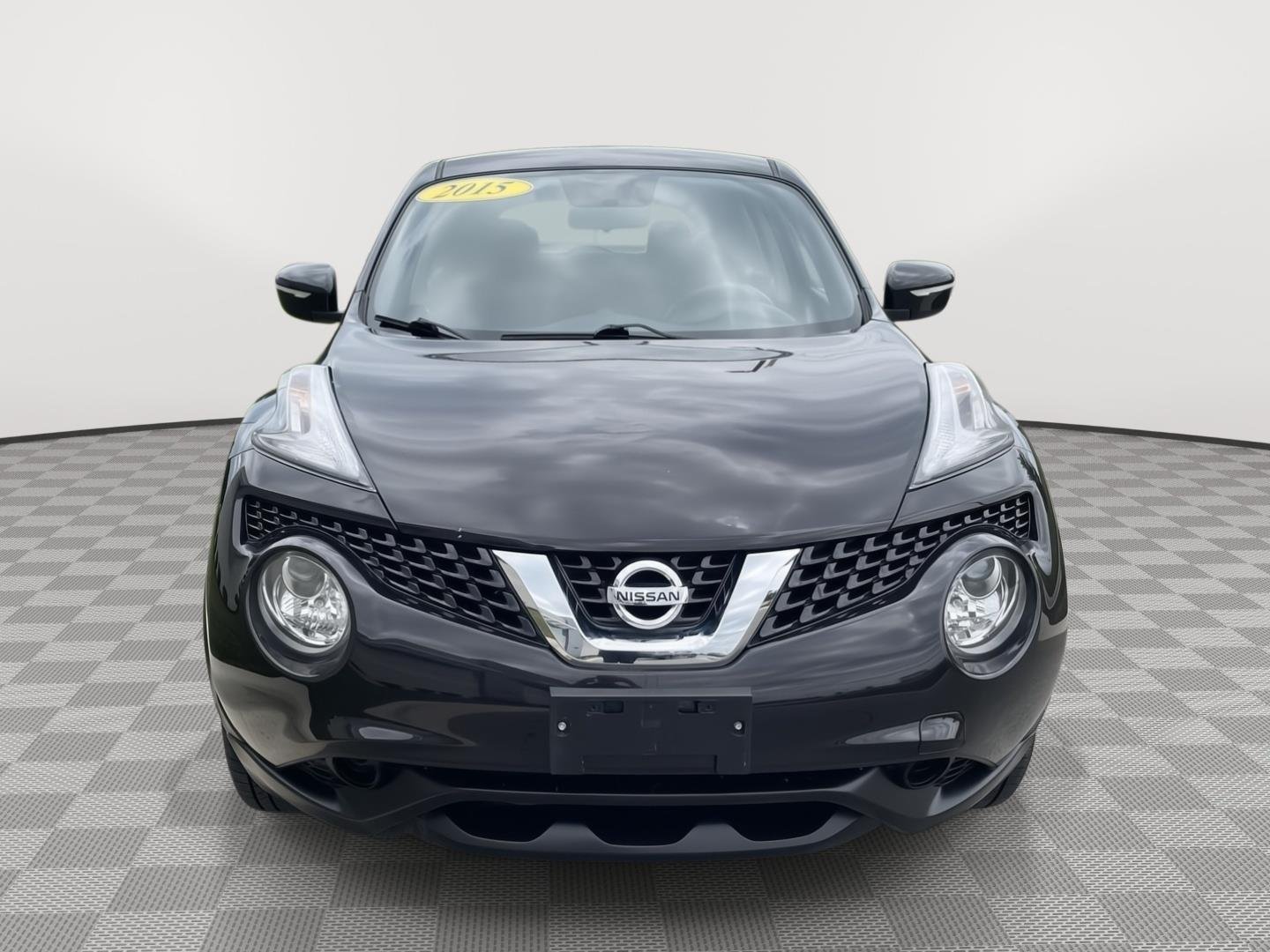 Used 2015 Bordeaux Black Nissan S image 3