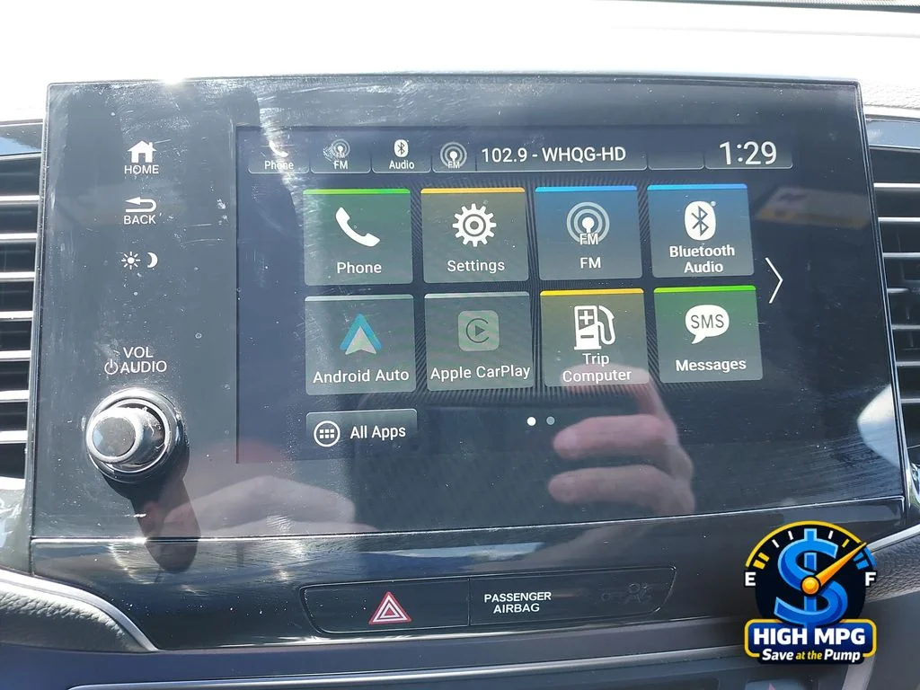 Used 2025 White Honda EX-L image 17