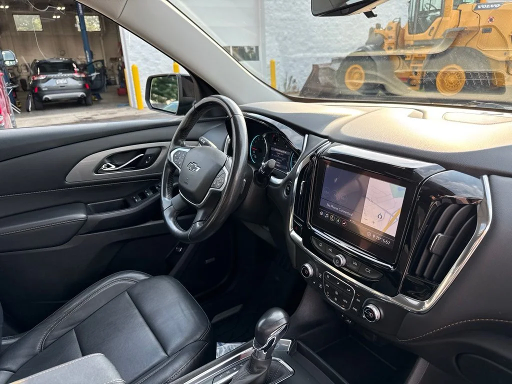 Used 2021 Mosaic Black Metallic Chevrolet RS image 37