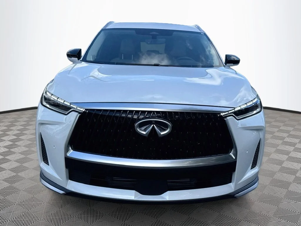 New 2027 White INFINITI LUXE image 2