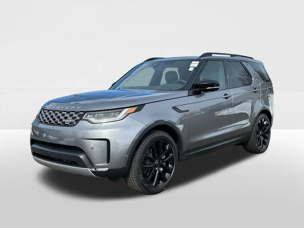 2026 Land Rover Discovery P300 S's photo