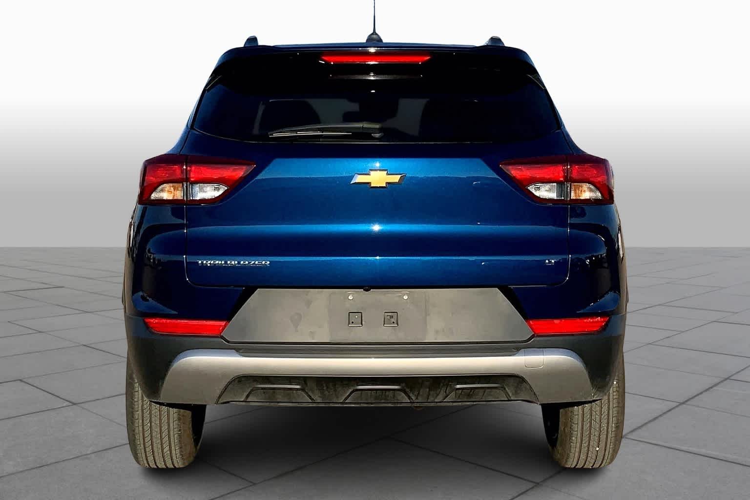 Used 2022 Blue Glow Metallic Chevrolet LT image 4