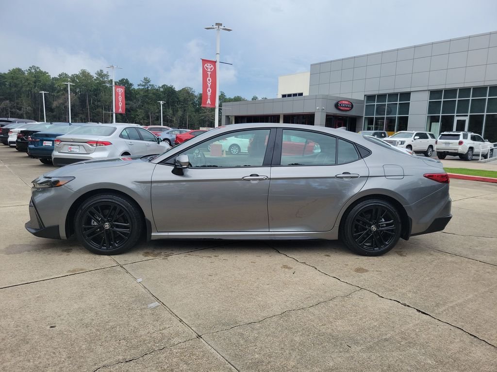 Used 2026  Toyota SE image 2