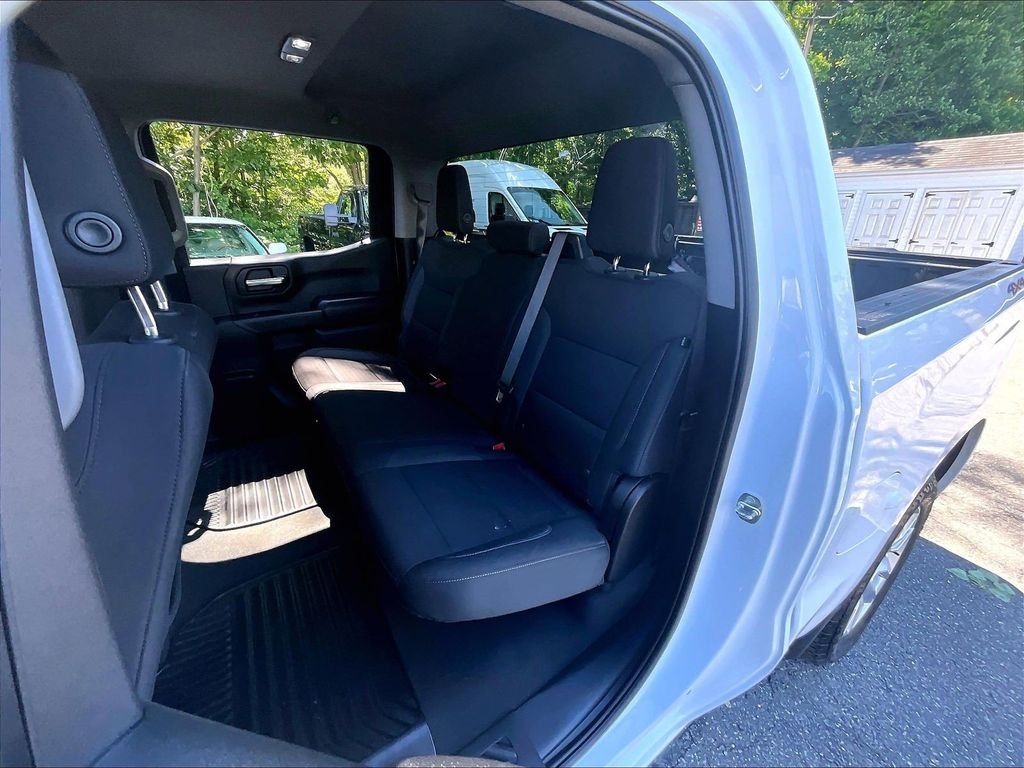 Used 2023 White Chevrolet Custom image 14