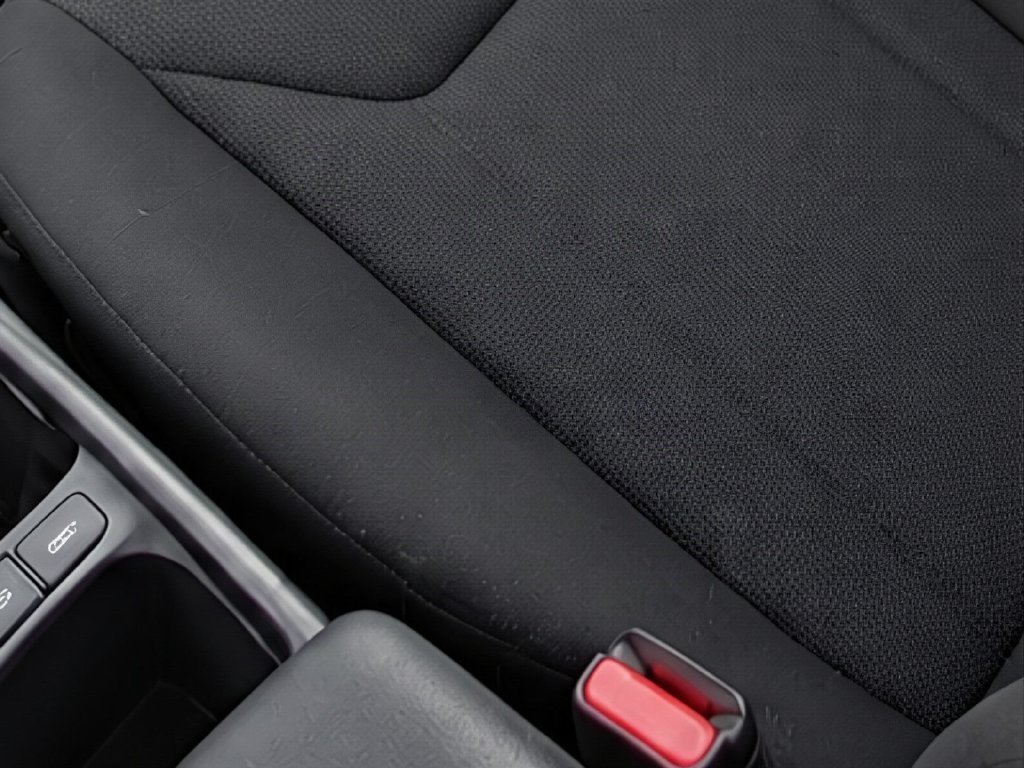 Used 2019 Silver Subaru 2.0i image 16