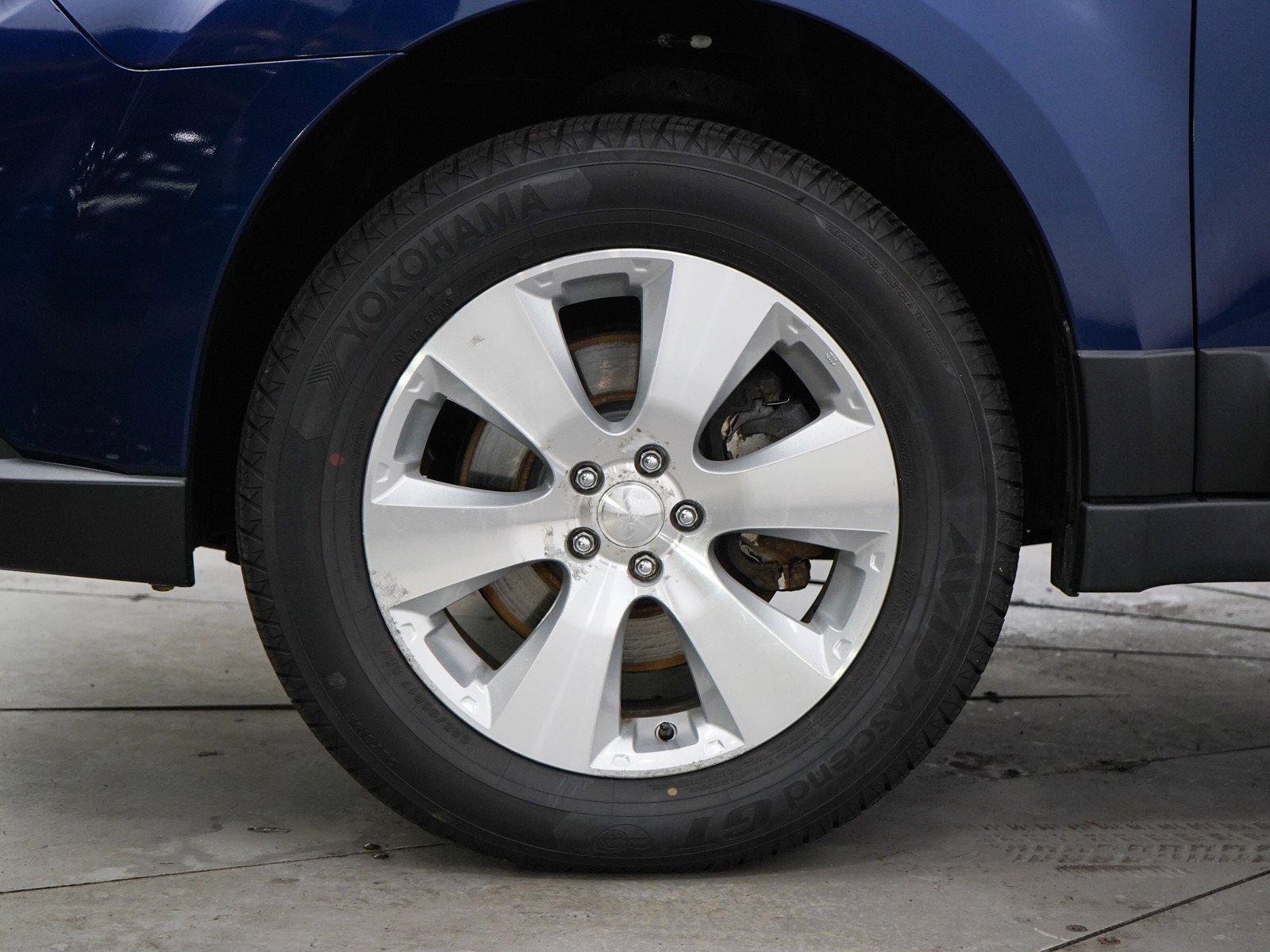Used 2010 Azurite Blue Pearl Subaru 3.6R image 30