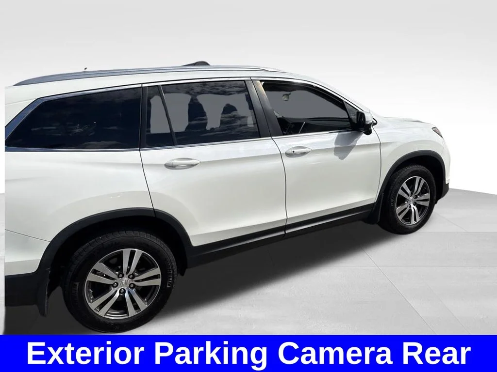 Used 2016  Honda EX image 8