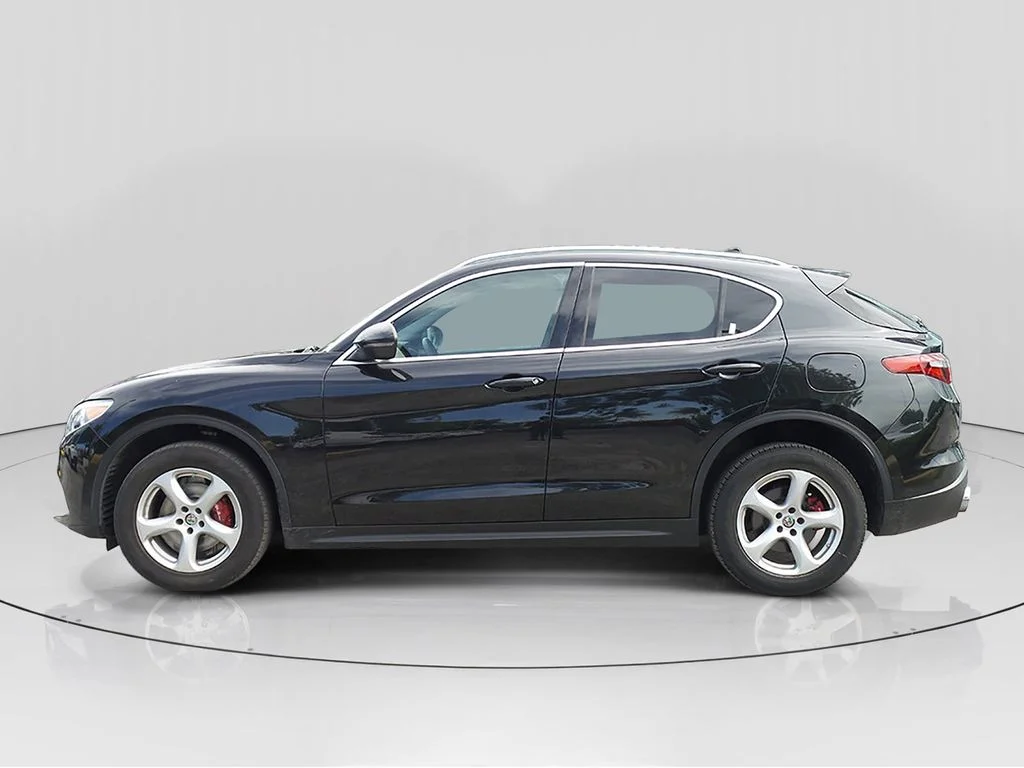 Used 2019 Black Alfa Romeo Base image 4