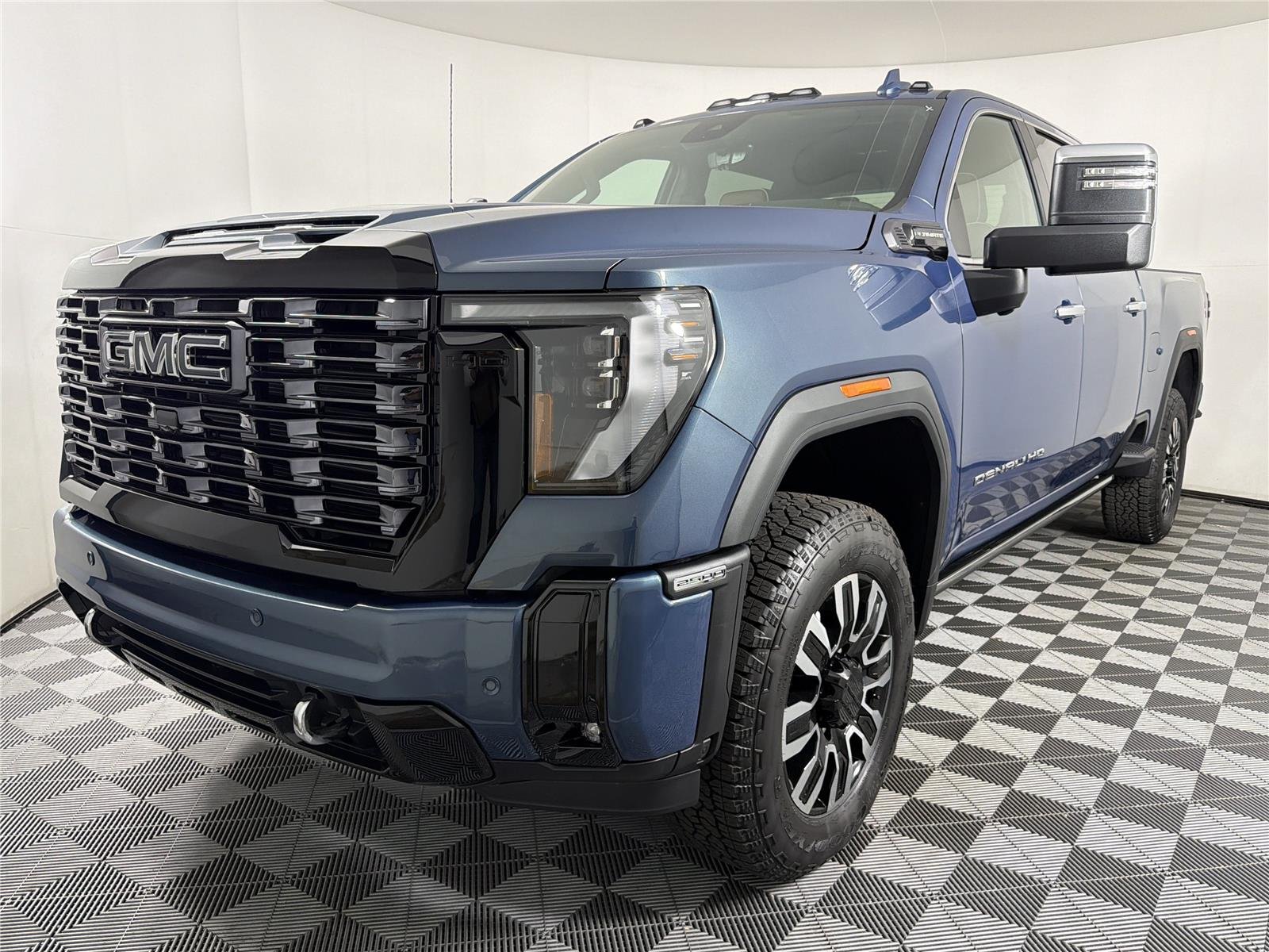 2026 GMC Sierra 2500HD Denali Ultimate - Photo 3