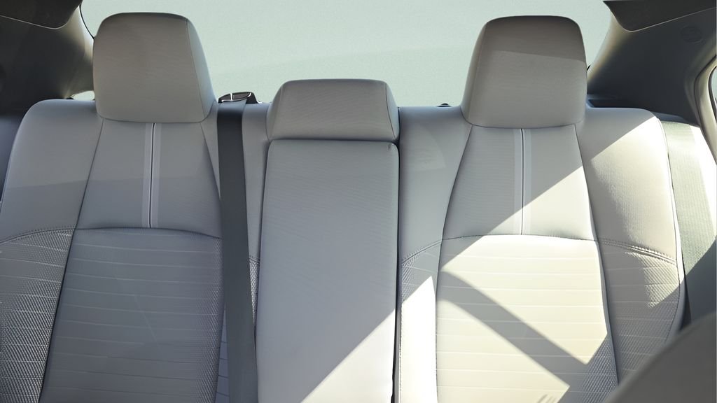 2025 Toyota Corolla SE - Photo 10