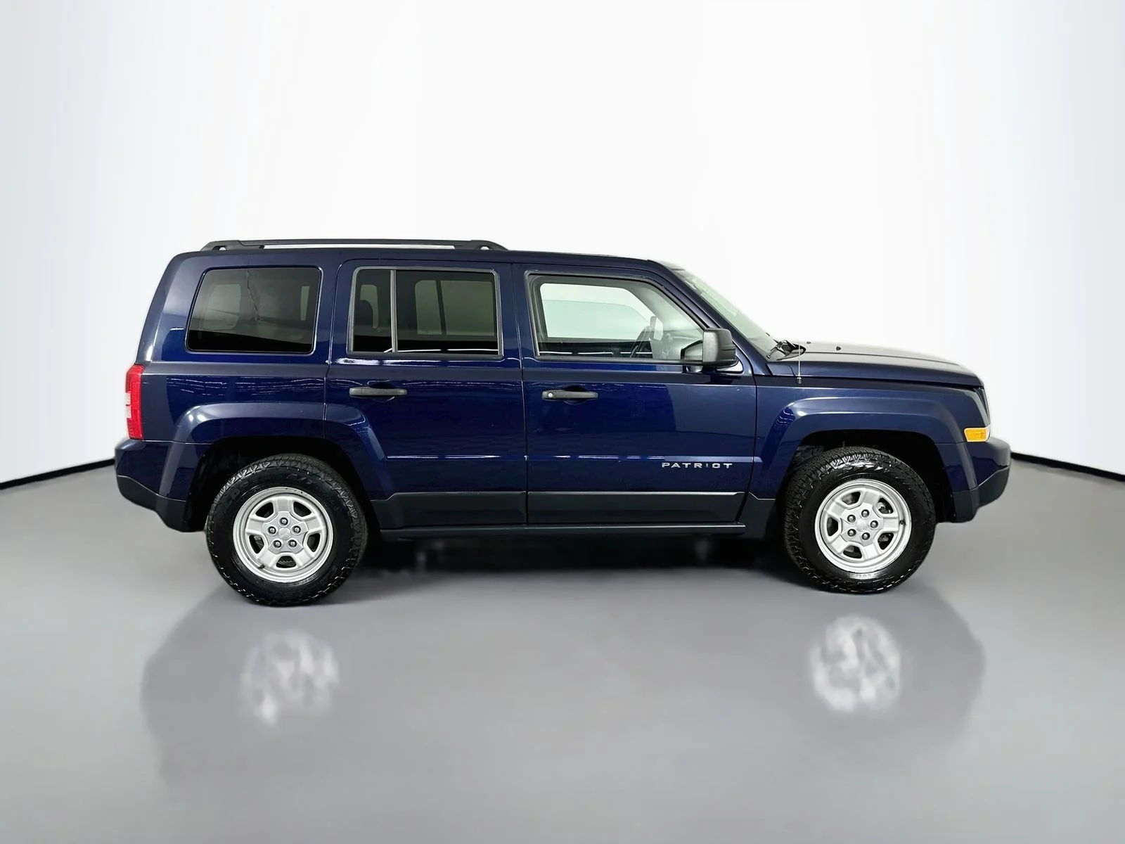 Used 2017 Blue Jeep Sport image 8