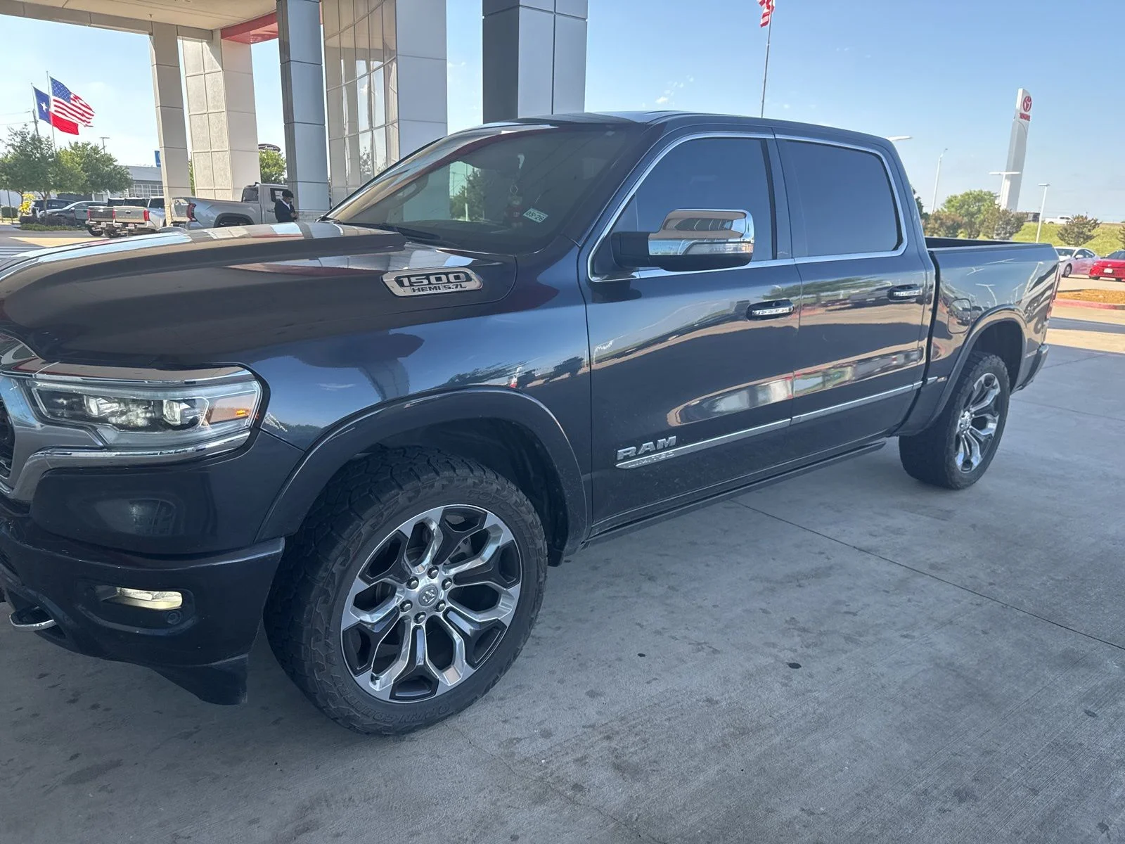 2019 RAM 1500 Limited 4x4 Crew Cab 5'7's photo