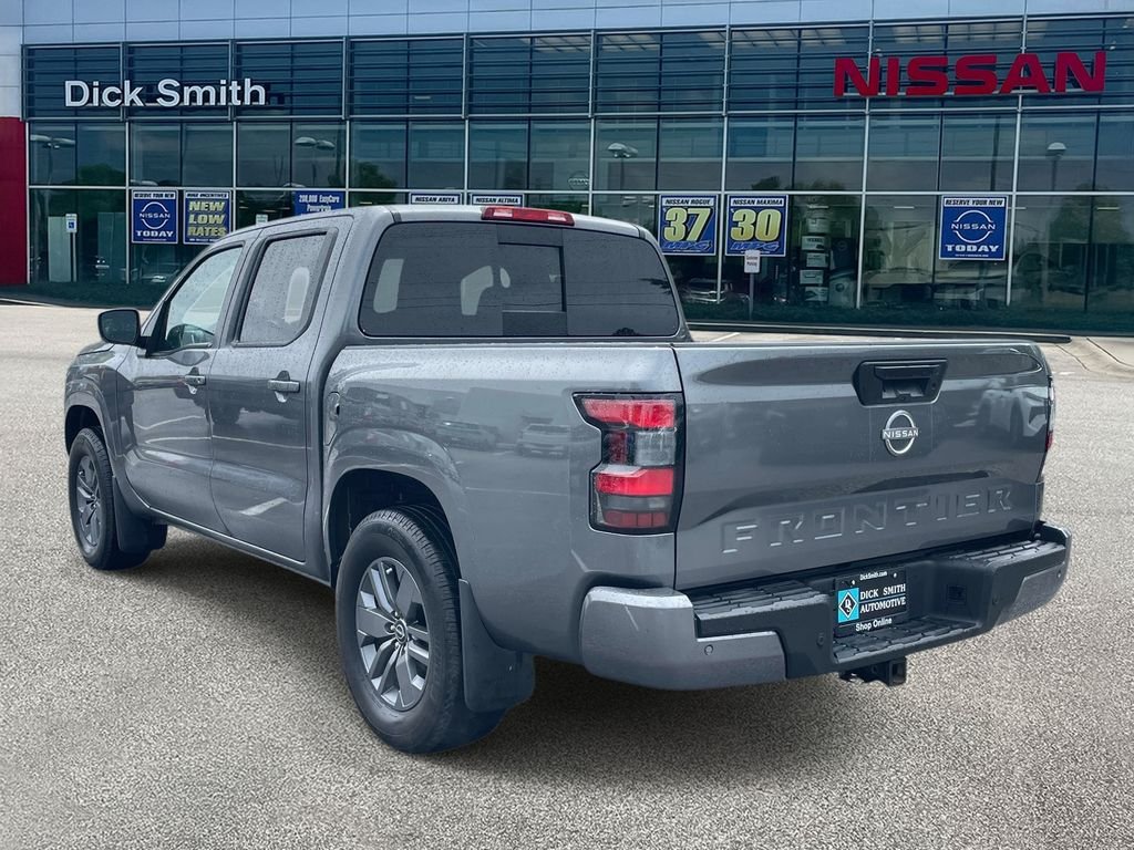 Used 2025 Gray Nissan SV image 4