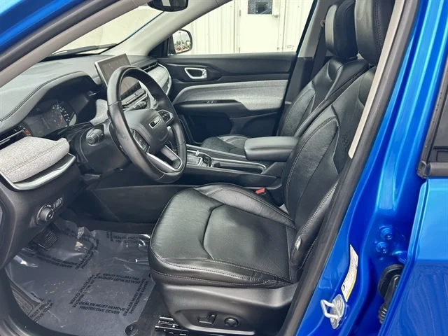 Used 2022 Blue JEEP Latitude Lux image 12