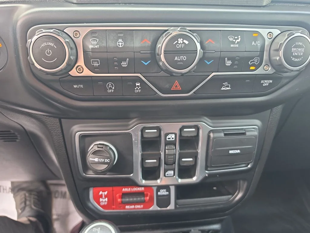 Used 2021 Gray Jeep Mojave image 19