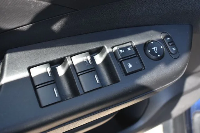 2015 Honda CR-V LX - Photo 10