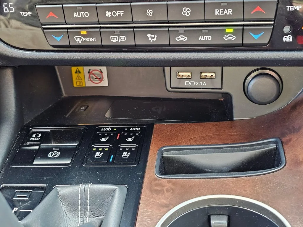 Used 2022  Lexus RX 450hL image 35