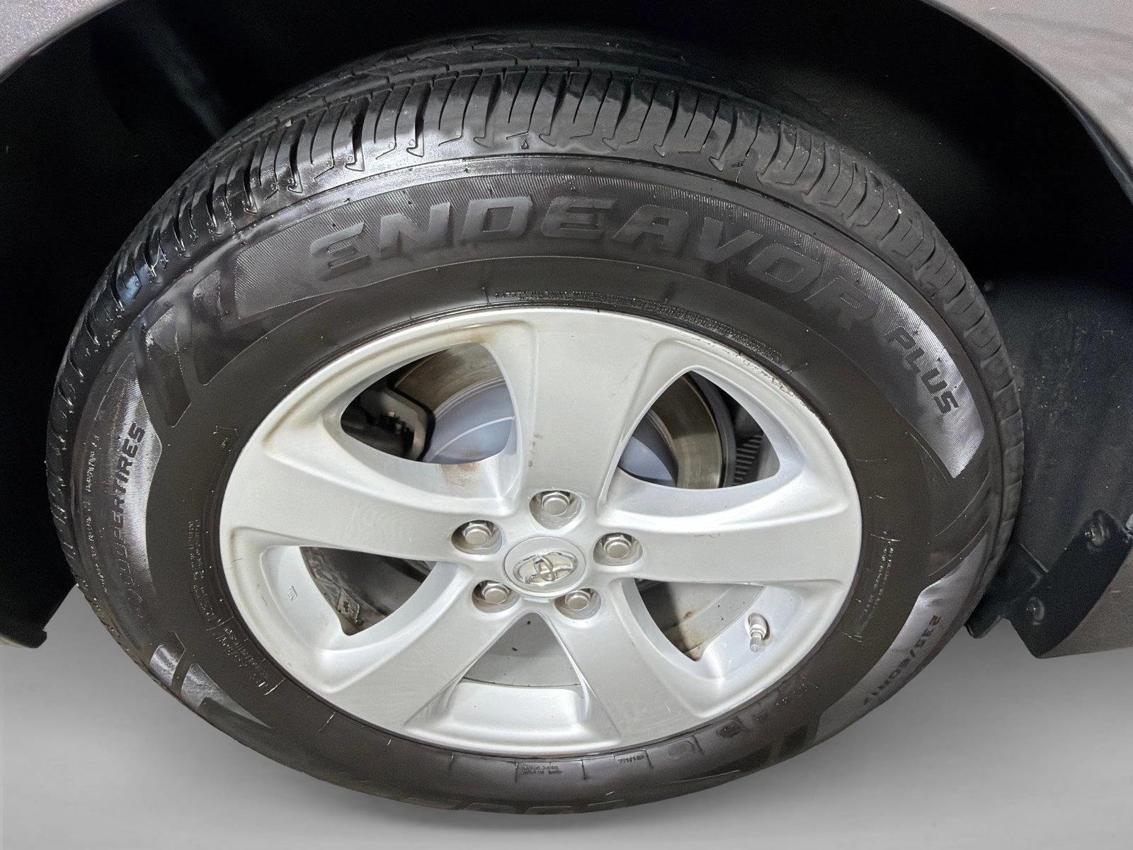 Used 2015 Predawn Gray Mica Toyota LE image 16