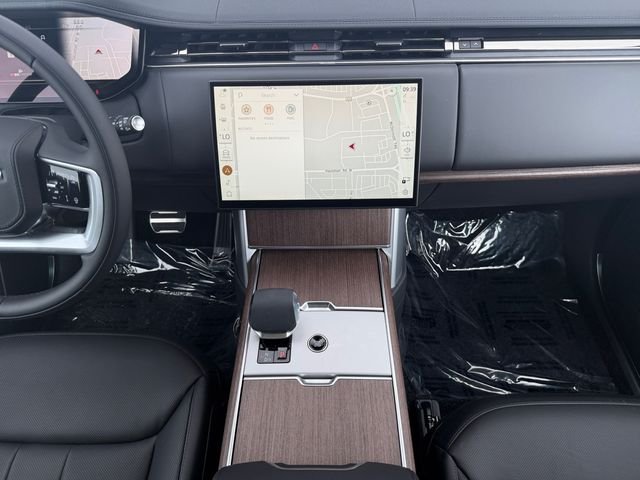 New 2026 Santorini Black Land Rover SE image 15