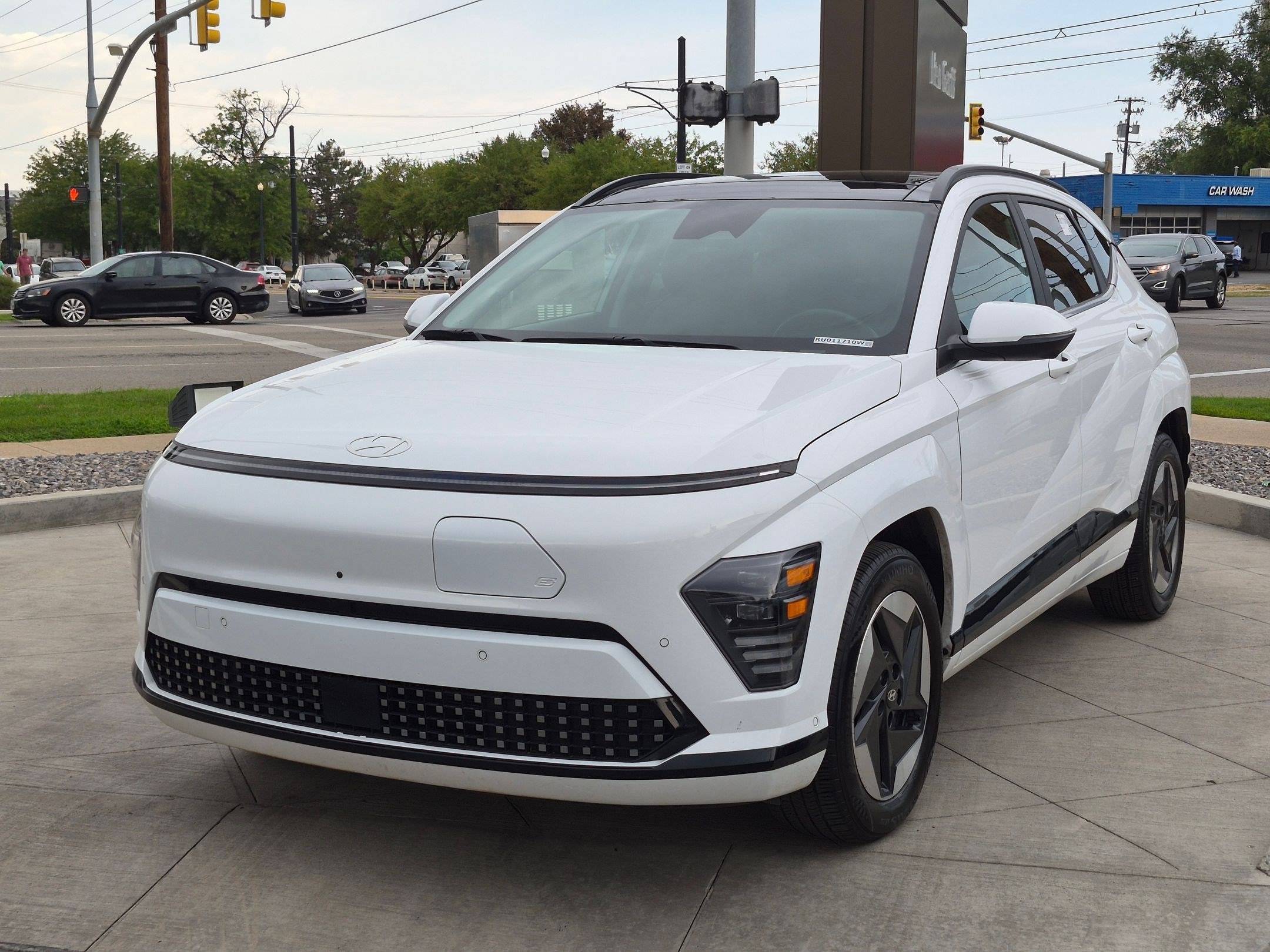 Certified Used 2024 Atlas White Hyundai Limited image 9