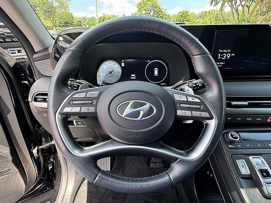 Used 2024 Abyss Black Pearl Hyundai Limited image 12