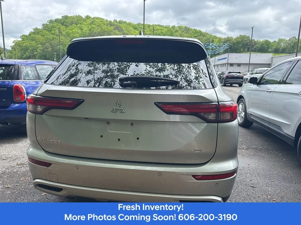 Used 2024  Mitsubishi SE image 7