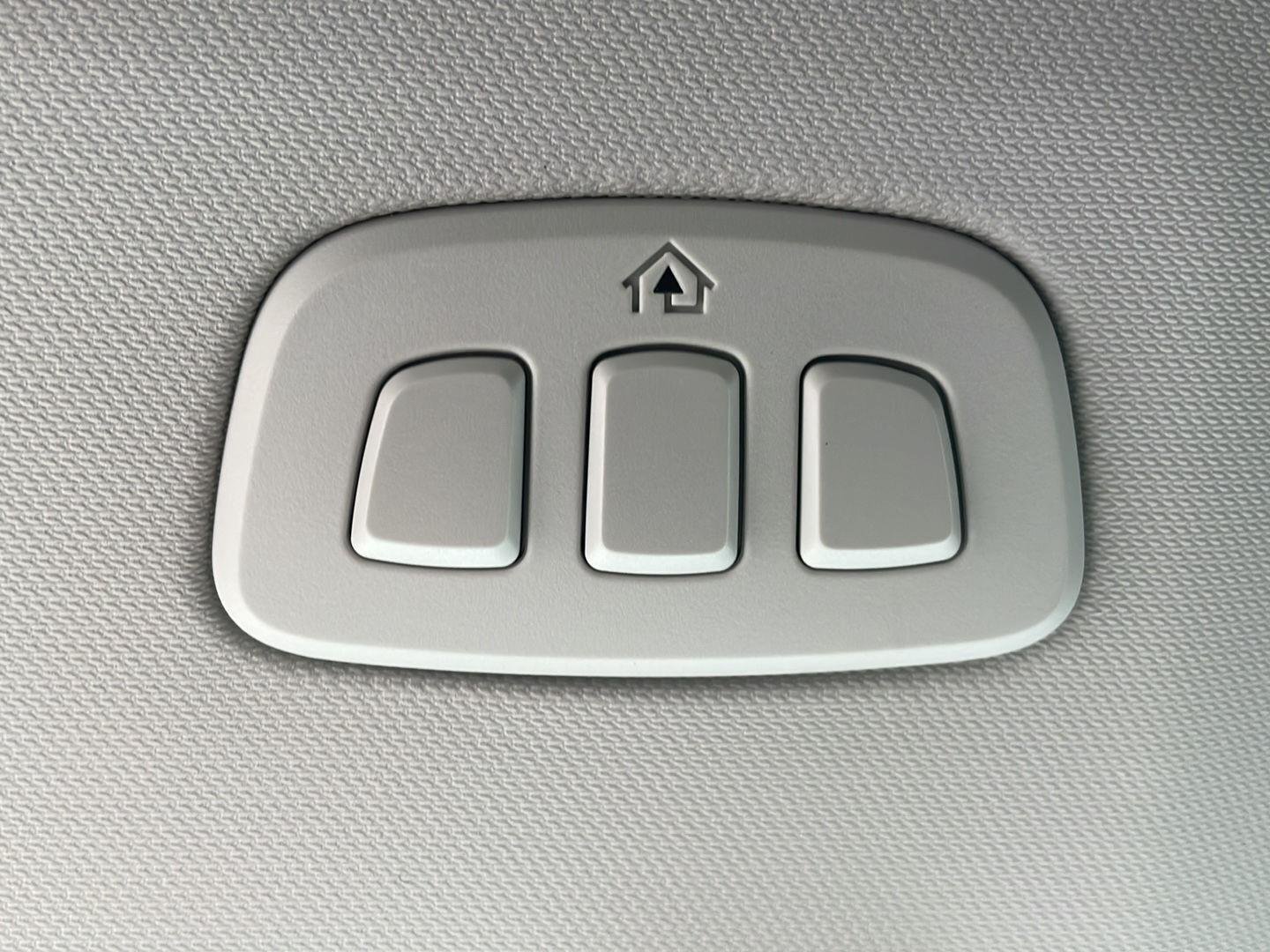 New 2026 Star White Metallic Tri-Coat Ford Premium image 25