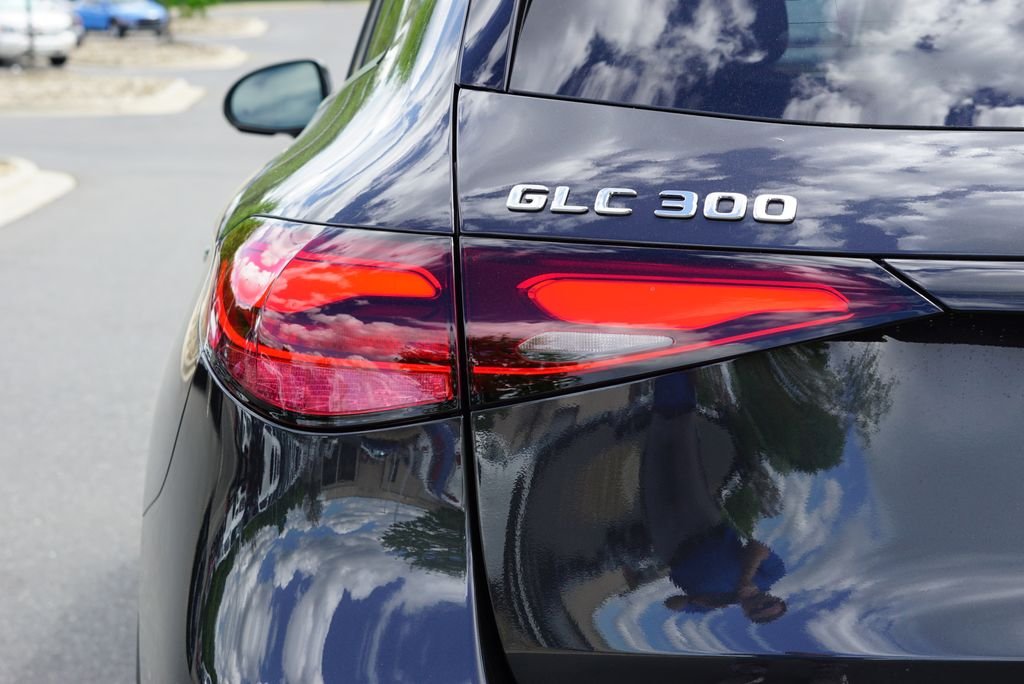Used 2026 Graphite Grey Metallic Mercedes-Benz GLC 300 image 13