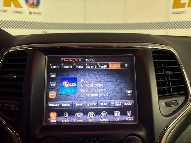 Used 2016 Brilliant Black Crystal Pearlcoat Jeep Laredo image 31