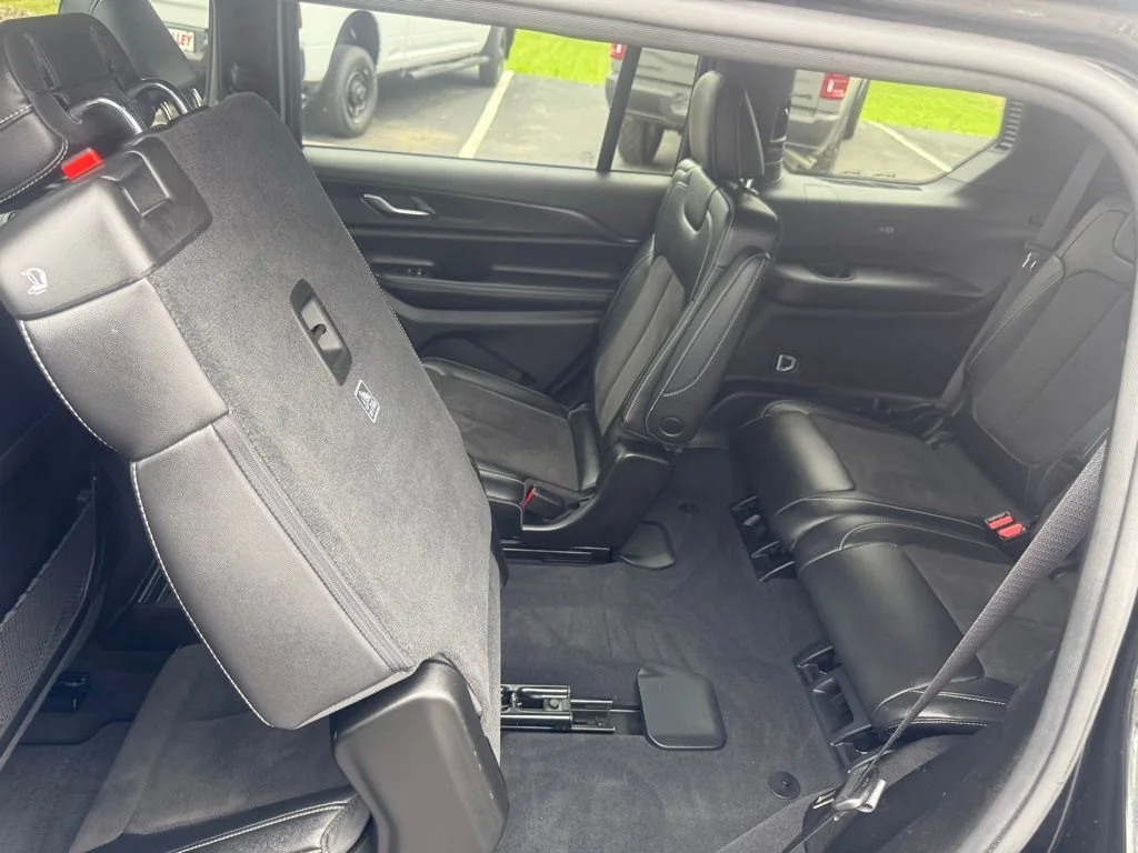 Used 2024 Black Jeep Altitude X image 33