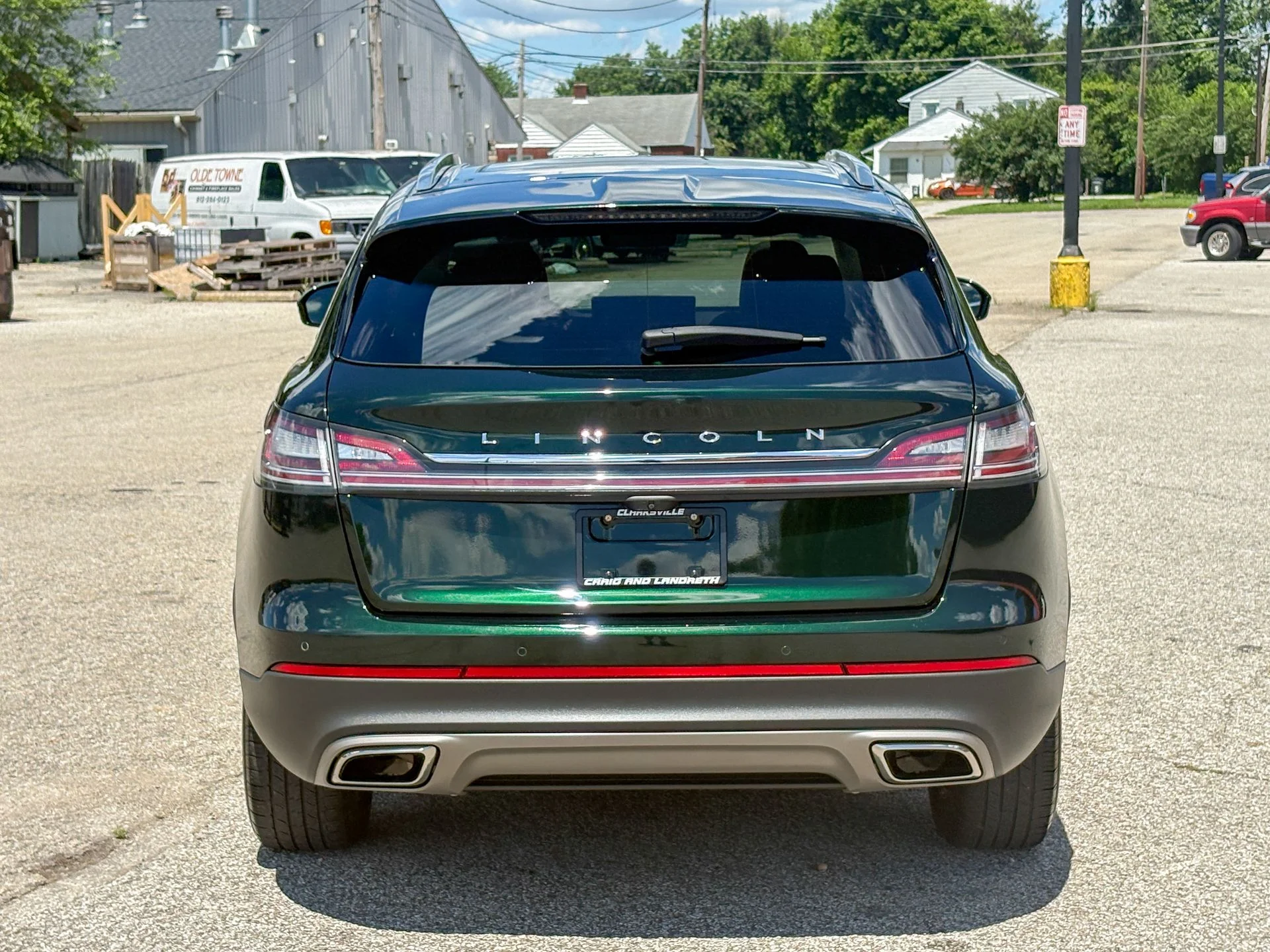 Used 2021 Green Lincoln Reserve image 14