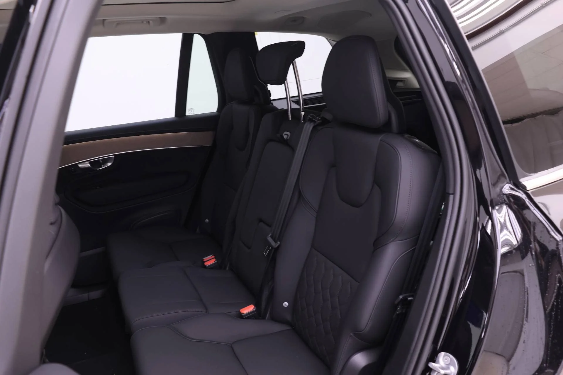 New 2026 Onyx Black Volvo Plus image 13