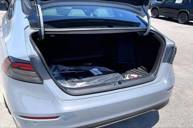 New 2026 Urban Gray Pearl Honda EX-L Hybrid image 24
