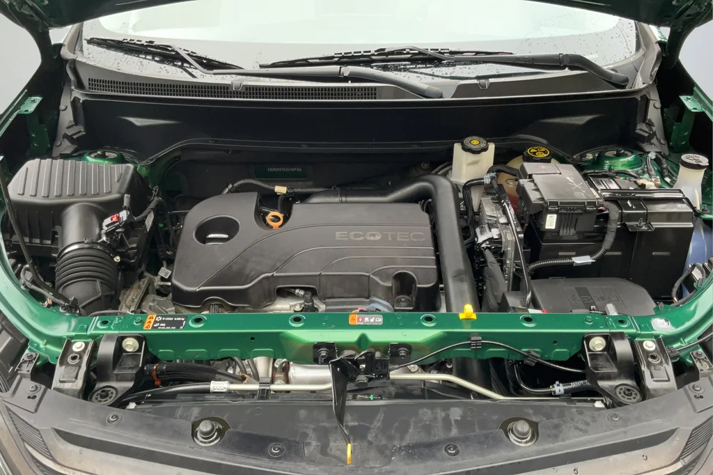 Used 2018 Green Chevrolet LS image 23