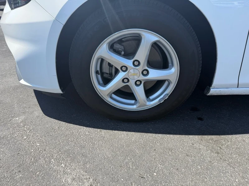 Used 2018 SUMMIT WHITE Chevrolet LS image 33