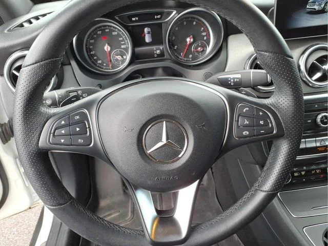 Used 2020 White Mercedes-Benz GLA 250 image 18