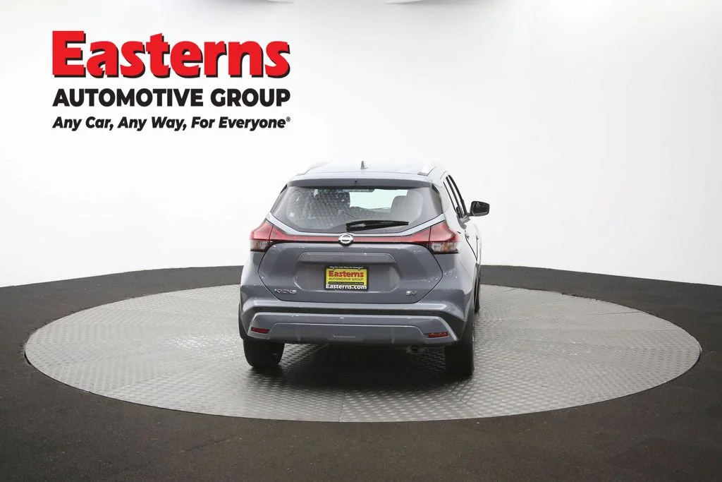 Used 2021 Gray Nissan SV image 37