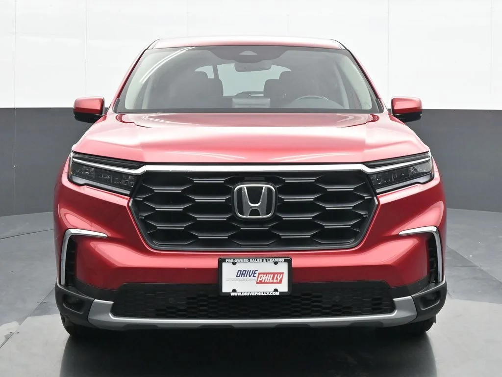 Used 2023 Red Honda EX-L image 1