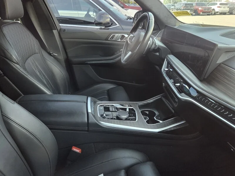 Used 2023 Black Sapphire Metallic BMW XDRIVE40I image 8