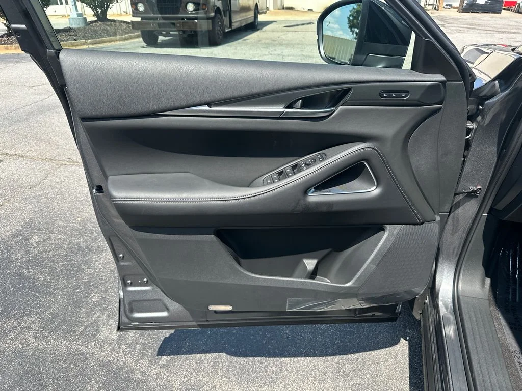 New 2027 GRAPHITE SHADOW INFINITI Luxe FWD image 10
