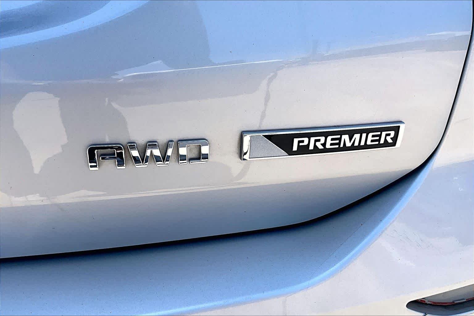 Used 2018 Silver Ice Metallic Chevrolet Premier image 10