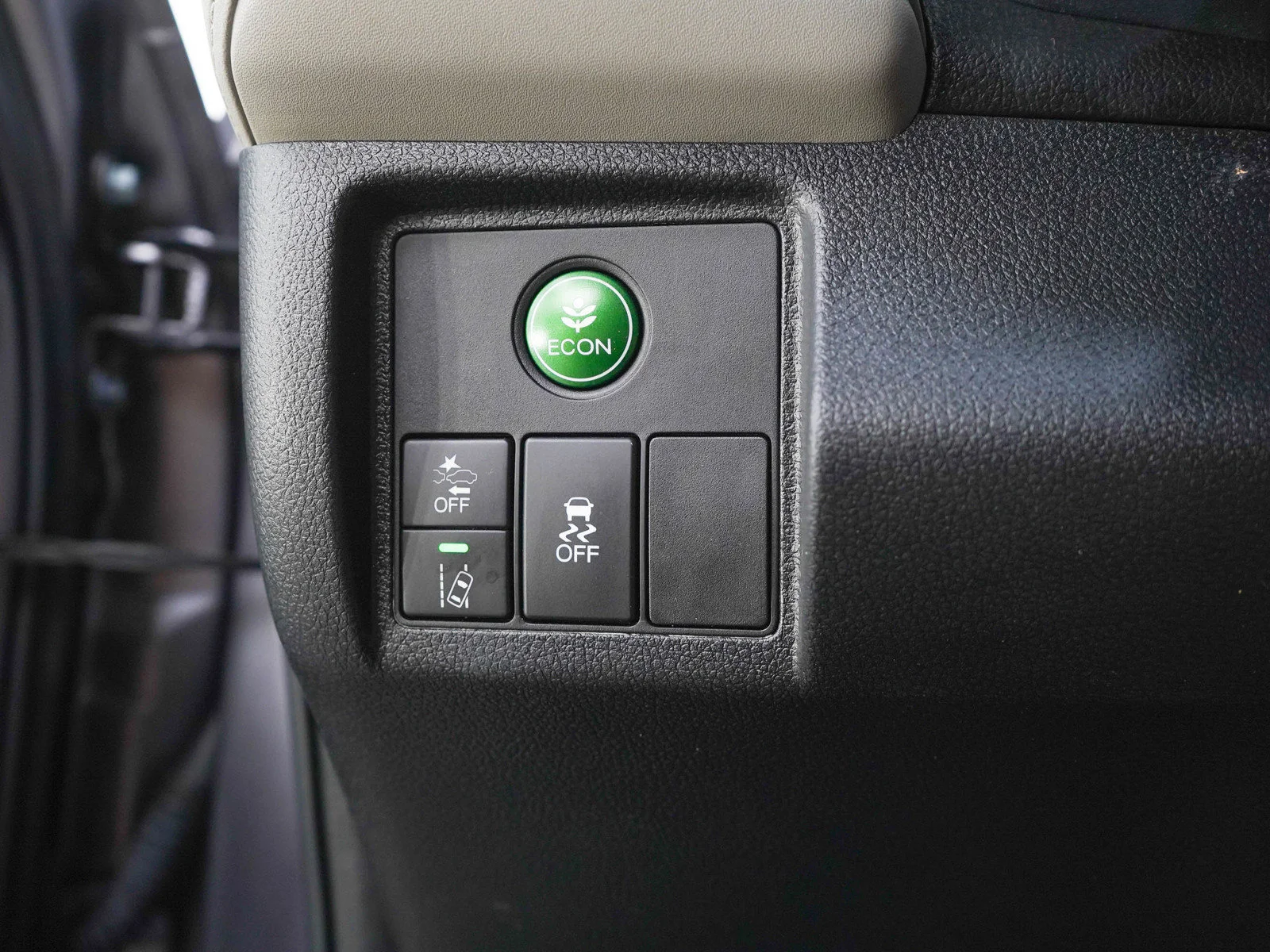 Used 2019  Honda 5D WAGON TOURING 4WD AUTO image 24