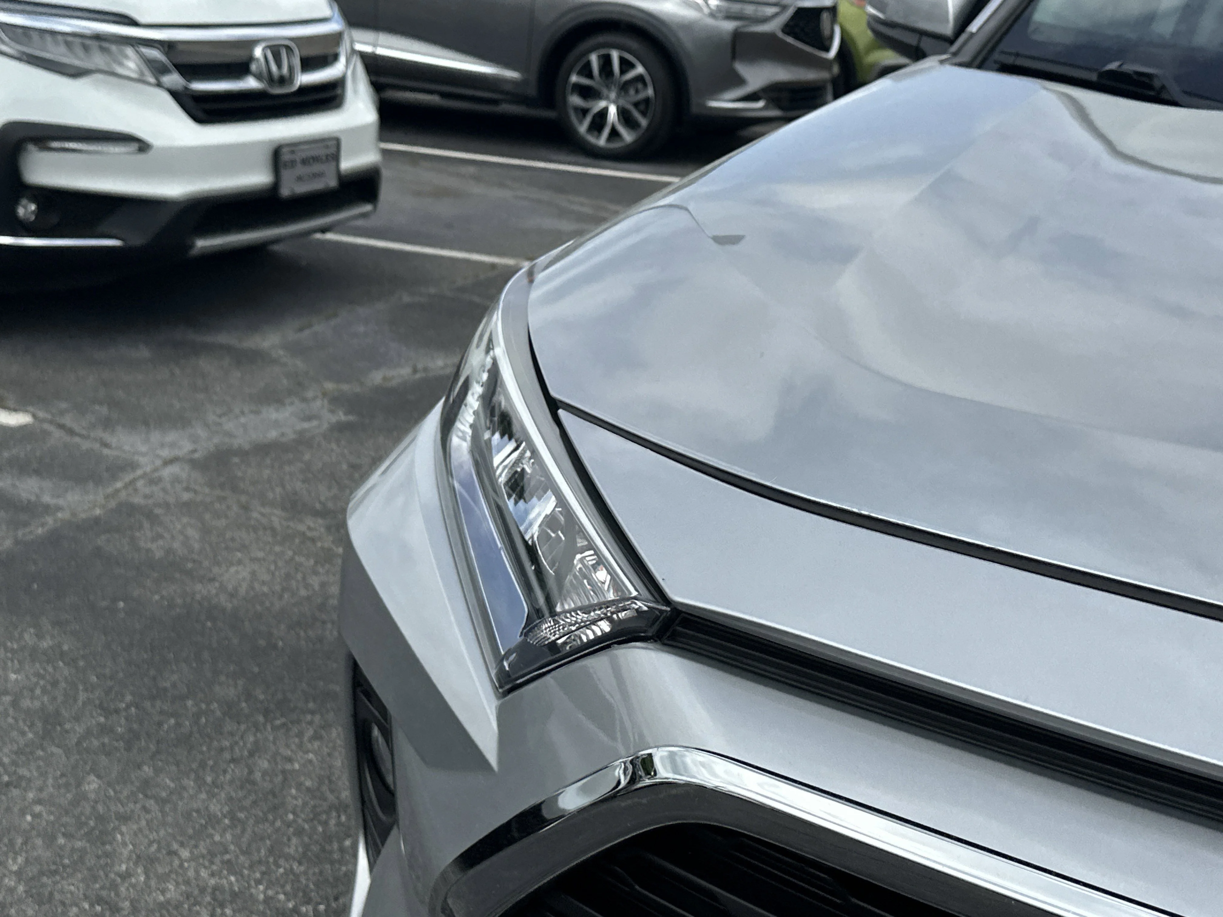 Used 2020 Silver Sky Metallic Toyota XLE image 12