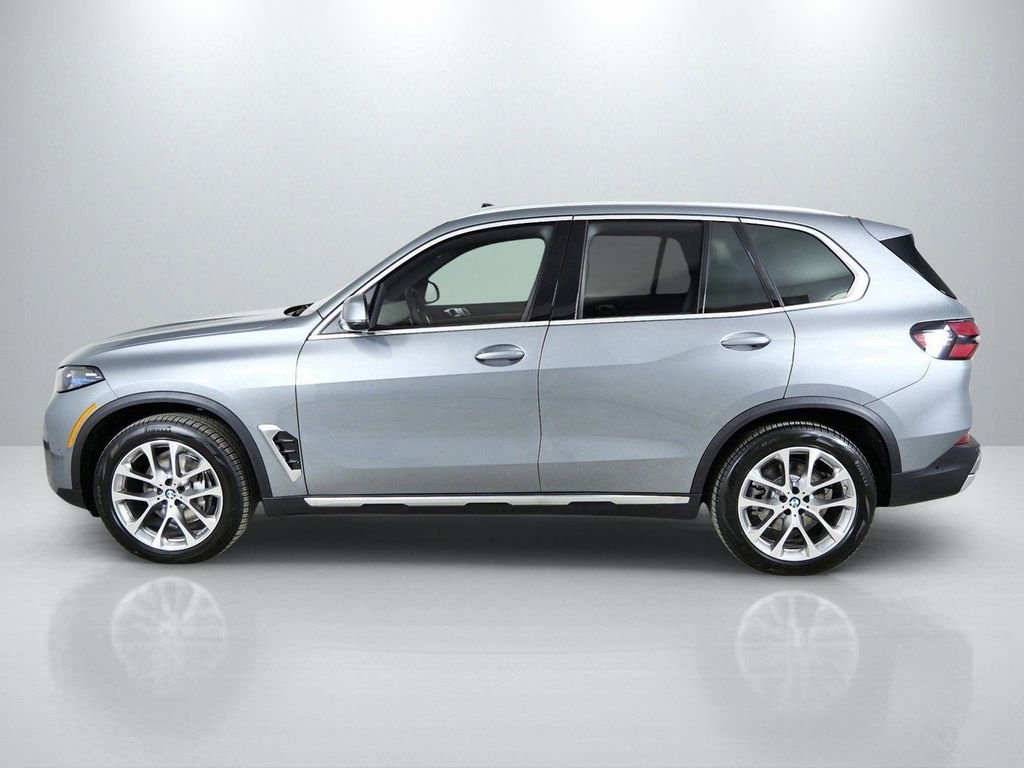 Used 2026 Skyscraper Grey Metallic BMW xDrive40i image 16