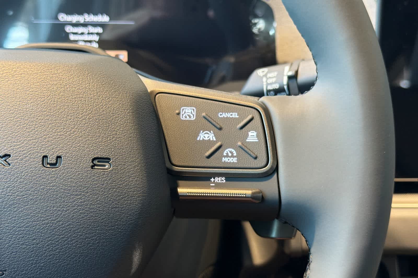 New 2026 Iridium Lexus ES 500e PREMIUM AWD image 23