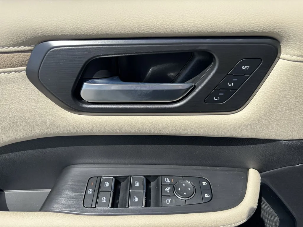 New 2026 White Nissan Platinum Reserve image 22