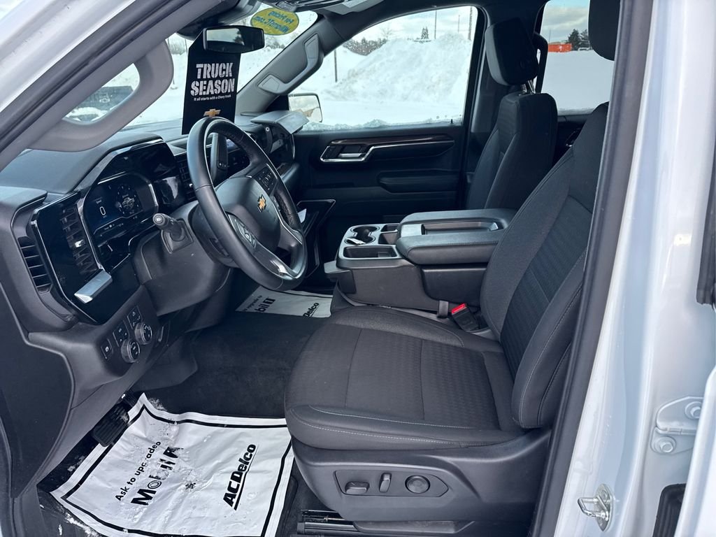 Used 2024 Summit White Chevrolet LT image 20
